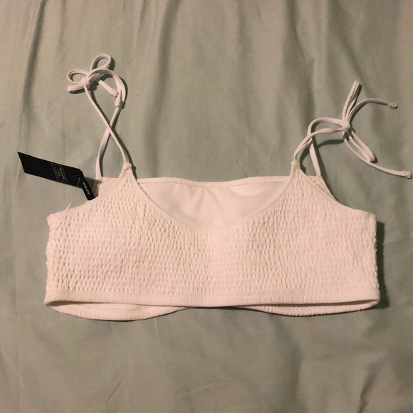 NWT! Abercrombie & Fitch White Smocked Bikini Top - Picture 5 of 6